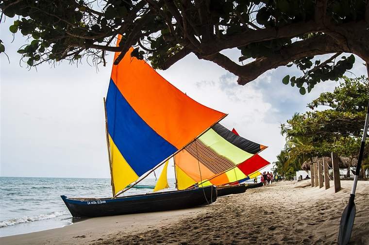 Regata de veleros artesanales en Tolú